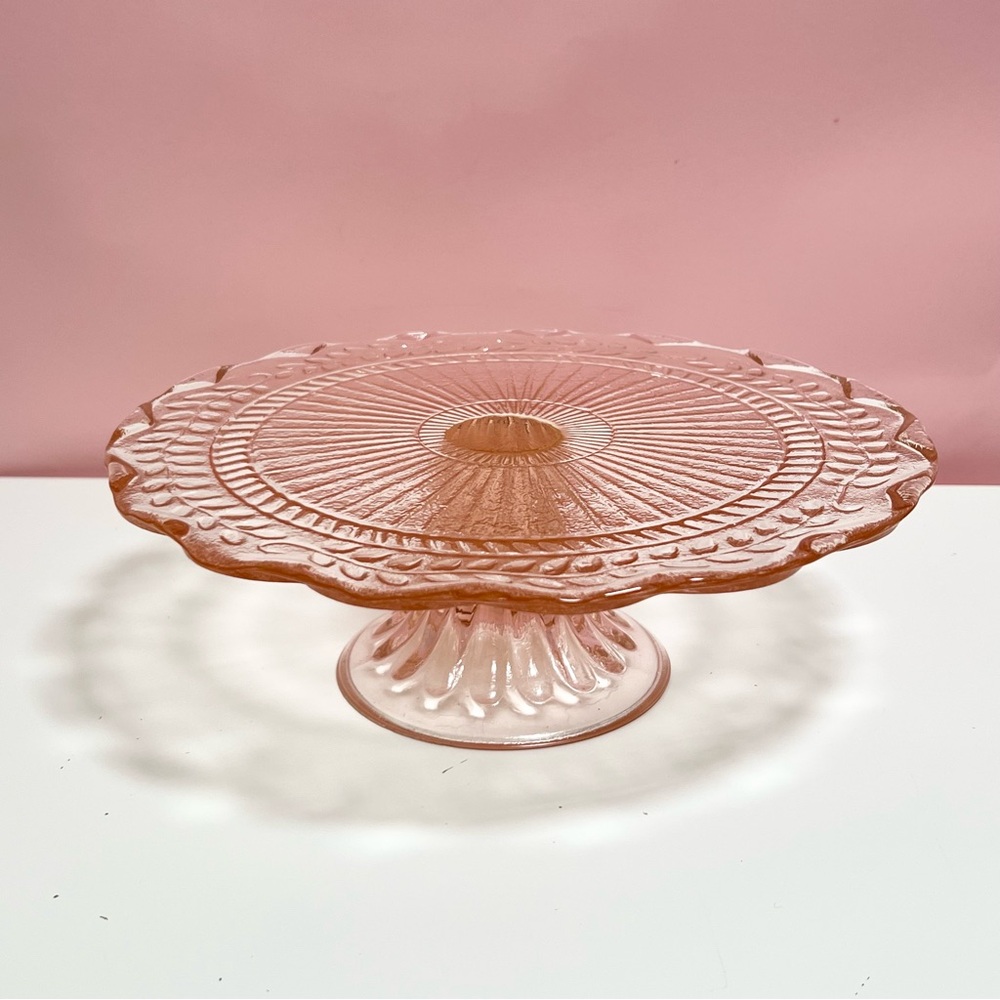 Vintage retro peachy pink scalloped cake stand